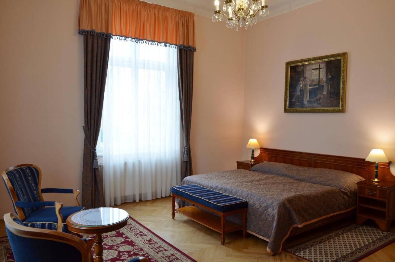 Bristol Vila Tereza Karlovy Vary Esterno foto