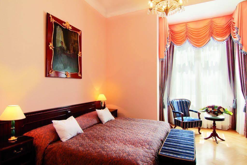 Bristol Vila Tereza Karlovy Vary Esterno foto