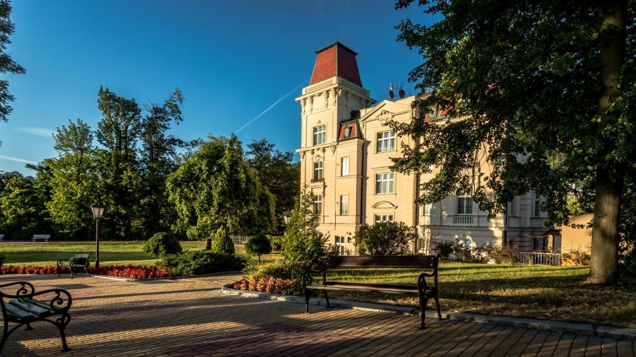 Bristol Vila Tereza Karlovy Vary Esterno foto